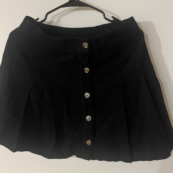 Blac Skirt - Picture 3 of 4